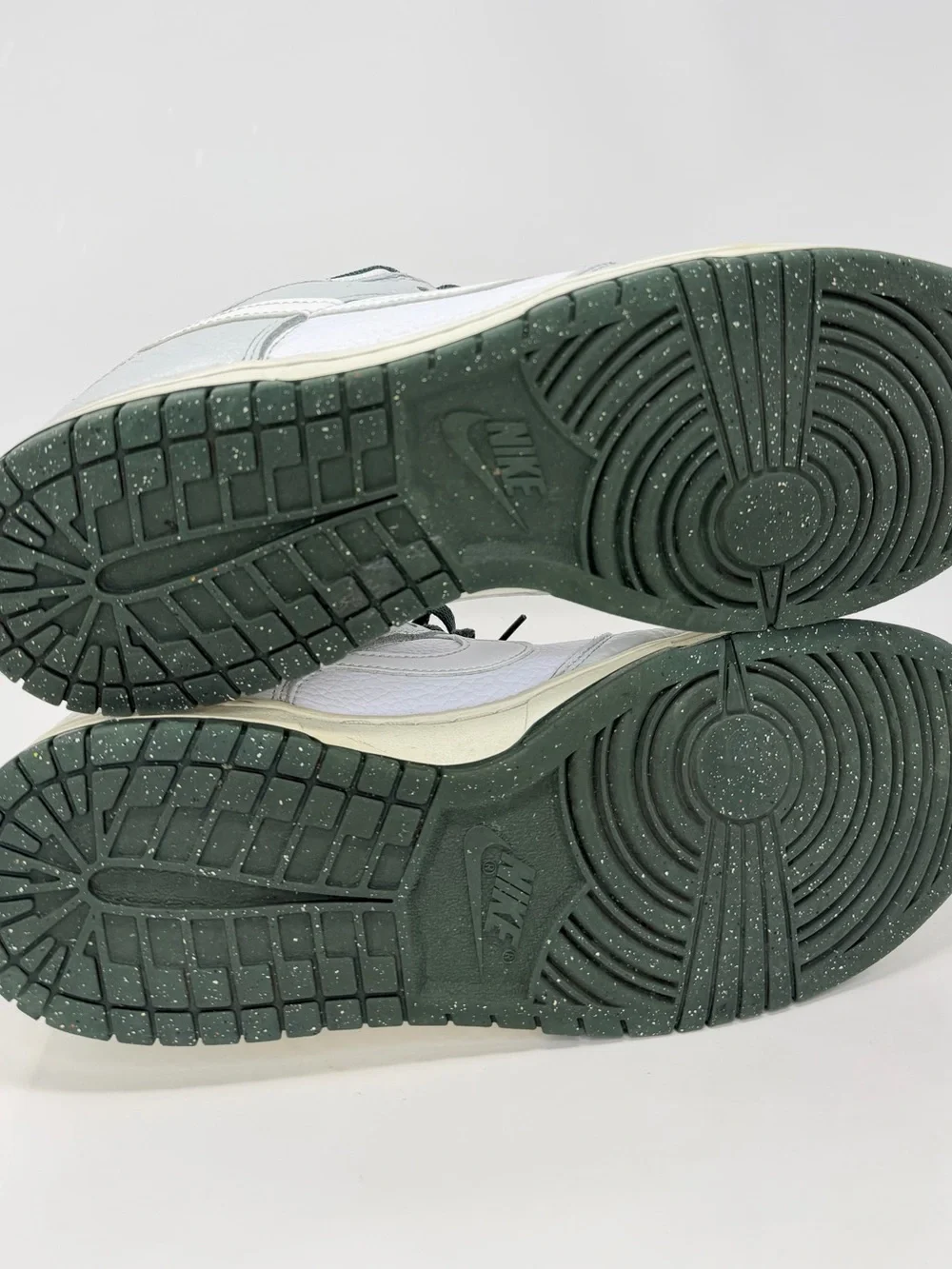 Nike Dunk Low Retro SE Photon Dust Vintage Green HF2874-001 Men’s Size 11